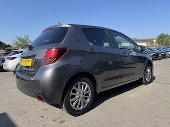Used Toyota Yaris 2016 for sale - 79142790: Photo