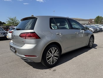 Used Volkswagen Golf 2017 for sale - 79591412: Photo