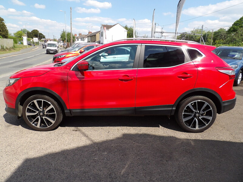 Used Nissan Qashqai 2014 for sale - 76299808: Photo 2