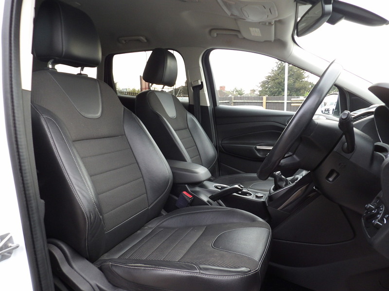 Used Ford Kuga 2014 for sale - 76707347: Photo 15