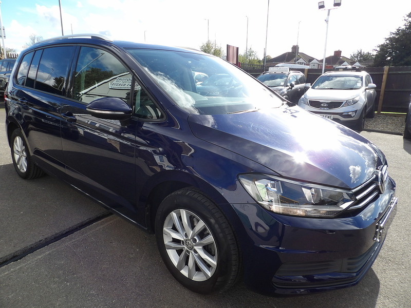 Used Volkswagen Touran 2016 for sale - 76339752: Photo 3