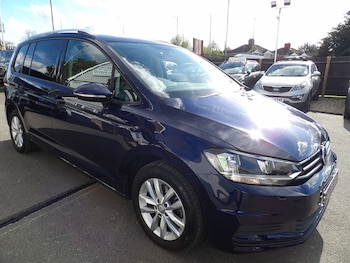 Used Volkswagen Touran 2016 for sale - 76339752: Photo
