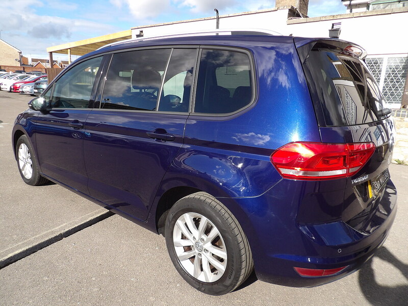 Used Volkswagen Touran 2016 for sale - 76339752: Photo 6