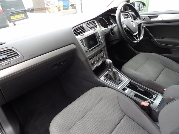 Used Volkswagen Golf 2016 for sale - 76299811: Photo 8