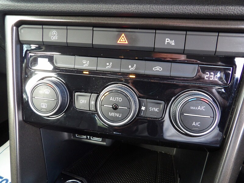 Used Volkswagen T-Roc 2019 for sale - 76308107: Photo 31