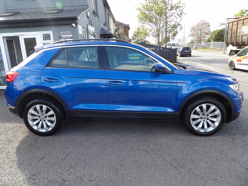 Used Volkswagen T-Roc 2019 for sale - 76308107: Photo 6