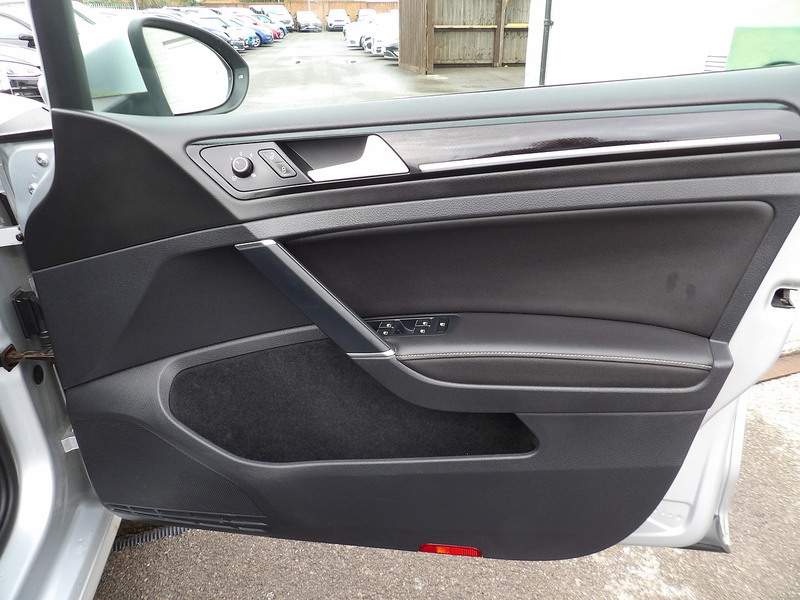 Used Volkswagen Golf 2016 for sale - 76308046: Photo 24