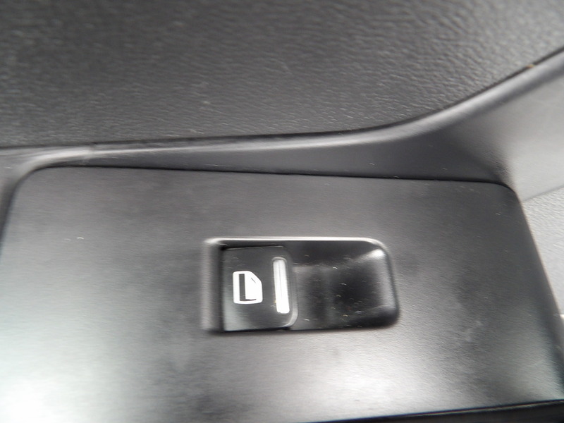 Used Volkswagen Beetle 2014 for sale - 76308121: Photo 24