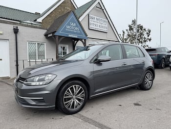 Used Volkswagen Golf 2017 for sale - 79591526: Photo