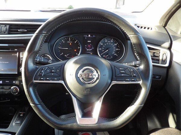 Used Nissan Qashqai 2017 for sale - 76308049: Photo 41