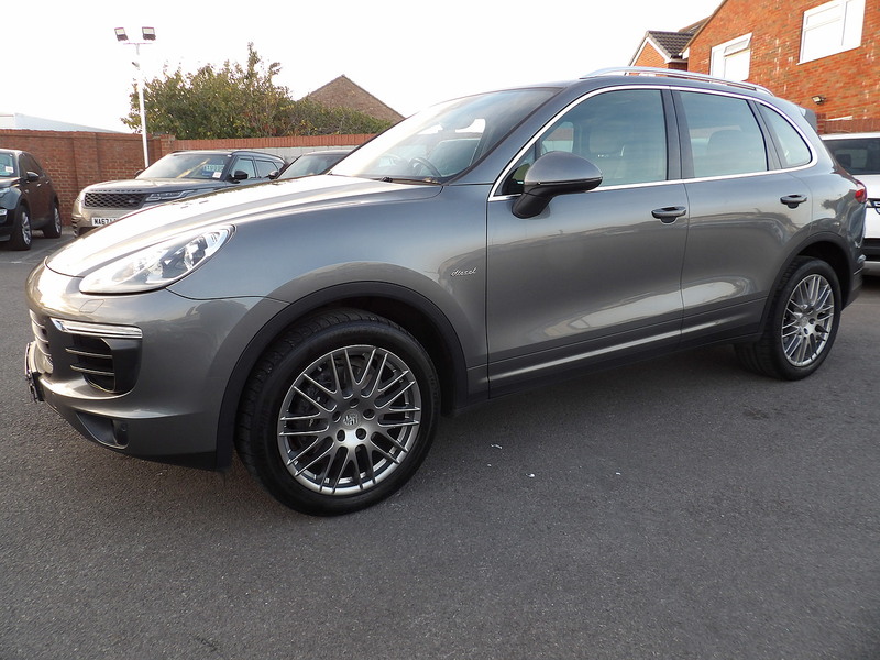 Used Porsche Cayenne 2016 for sale - 76308033: Photo 1