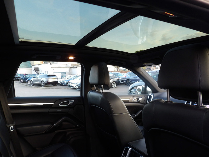 Used Porsche Cayenne 2016 for sale - 76308033: Photo 12