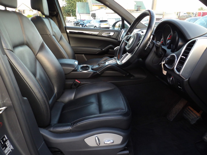Used Porsche Cayenne 2016 for sale - 76308033: Photo 13