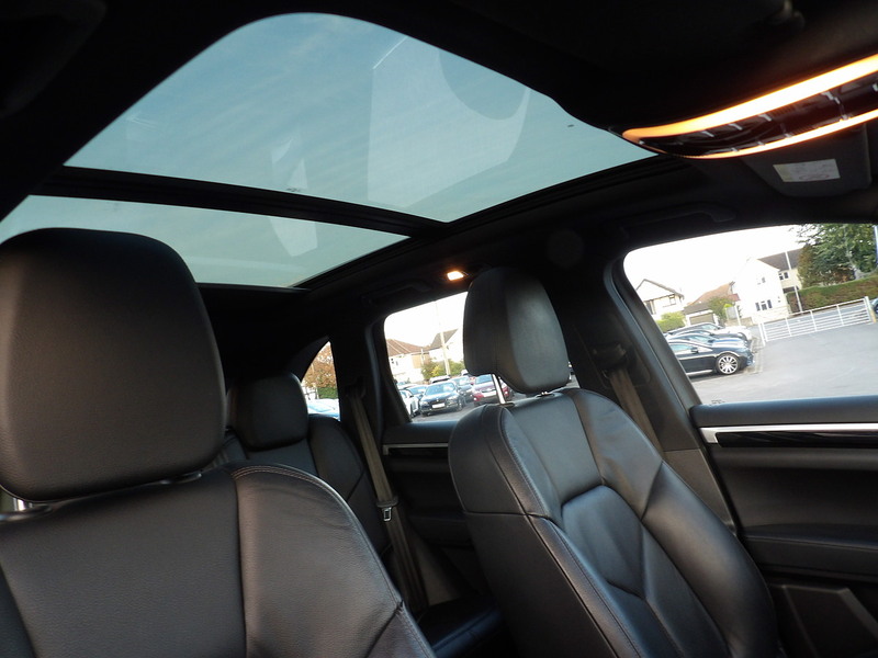 Used Porsche Cayenne 2016 for sale - 76308033: Photo 16