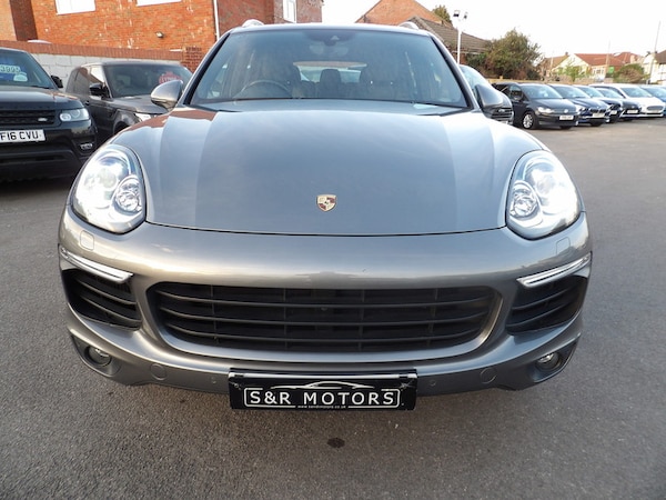 Used Porsche Cayenne 2016 for sale - 76308033: Photo 2