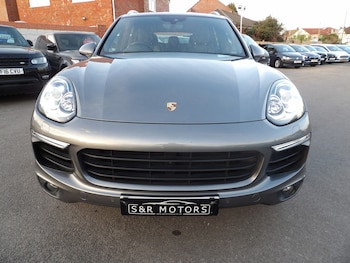 Used Porsche Cayenne 2016 for sale - 76308033: Photo