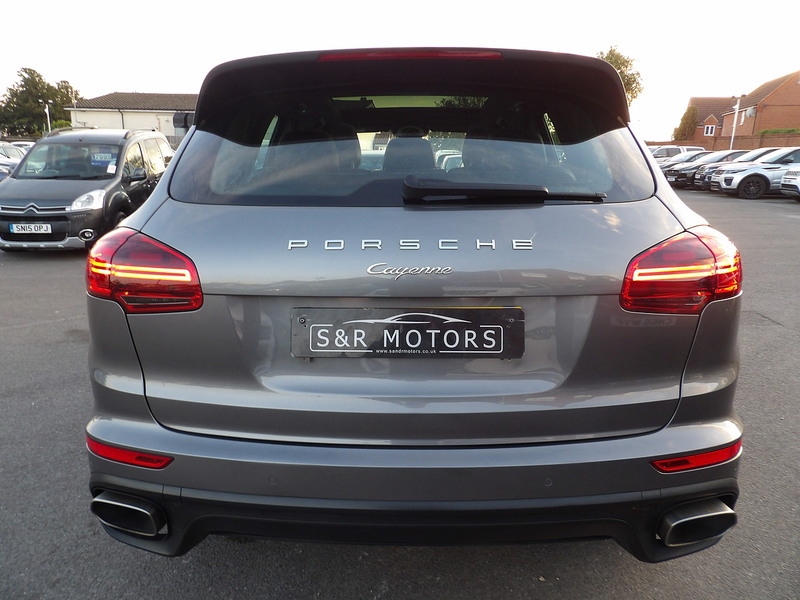 Used Porsche Cayenne 2016 for sale - 76308033: Photo 5