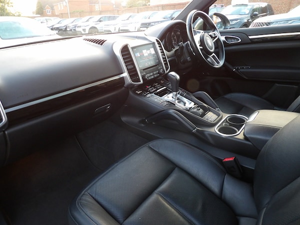 Used Porsche Cayenne 2016 for sale - 76308033: Photo 8