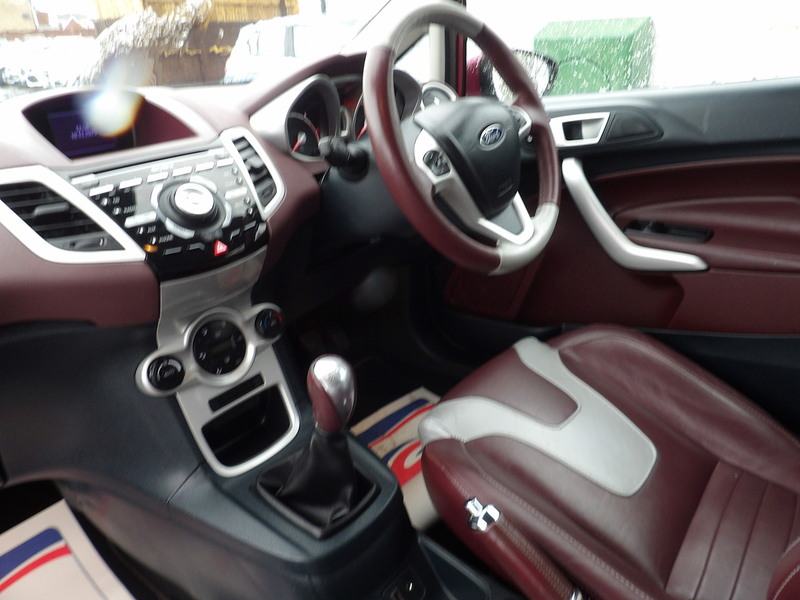 Used Ford Fiesta 2011 for sale - 76536244: Photo 17