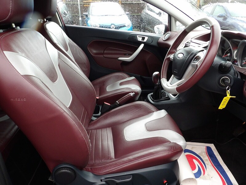 Used Ford Fiesta 2011 for sale - 76536244: Photo 28