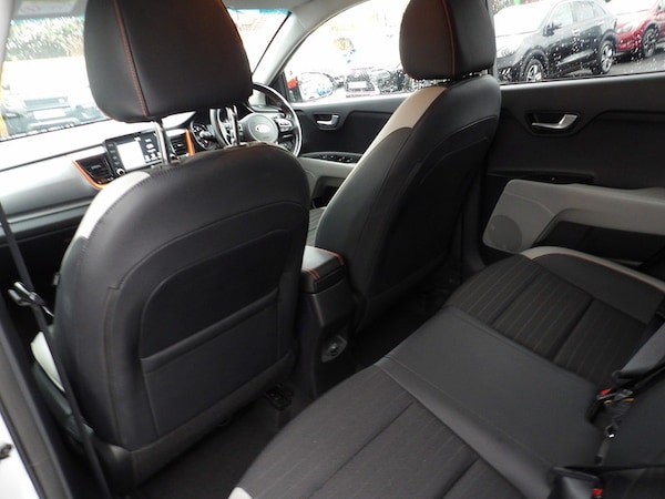Used Kia Stonic 2018 for sale - 76308018: Photo 10