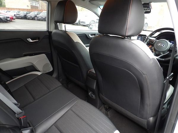 Used Kia Stonic 2018 for sale - 76308018: Photo 12