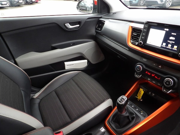 Used Kia Stonic 2018 for sale - 76308018: Photo 15
