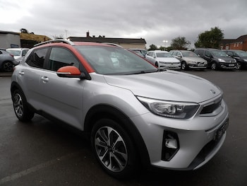 Used Kia Stonic 2018 for sale - 76308018: Photo