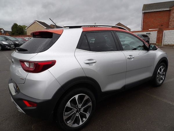 Used Kia Stonic 2018 for sale - 76308018: Photo 4