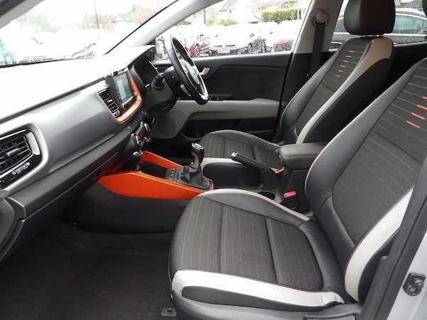 Used Kia Stonic 2018 for sale - 76308018: Photo 7
