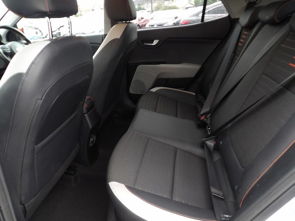 Used Kia Stonic 2018 for sale - 76308018: Photo 9