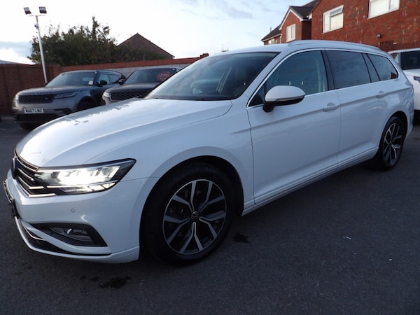 Used Volkswagen Passat 2022 for sale - 76308122: Photo 1