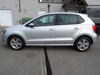 Used Volkswagen Polo 2016 for sale - 76308132: Photo