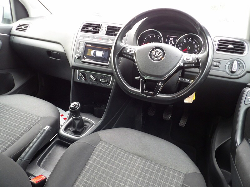 Used Volkswagen Polo 2016 for sale - 76308132: Photo 35