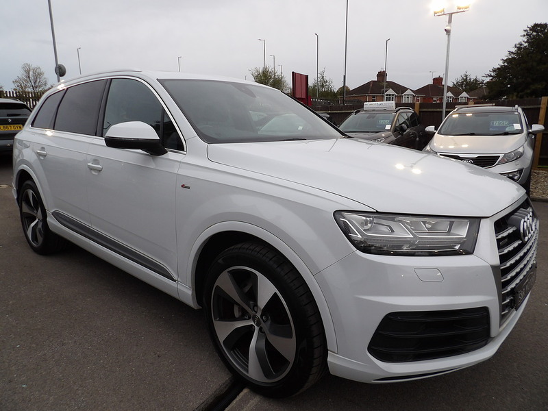 Used Audi Q7 2015 for sale - 76339749: Photo 2