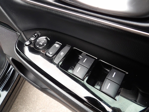 Used Honda CR-V 2018 for sale - 76299807: Photo 23