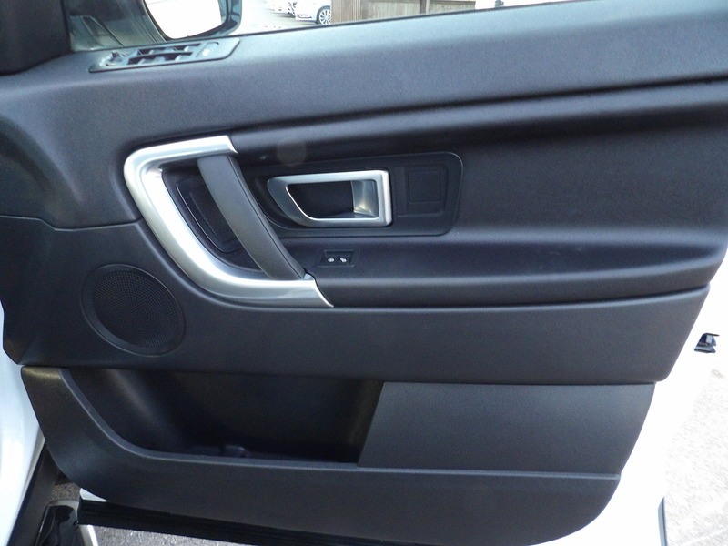 Used Land Rover Discovery Sport 2016 for sale - 76339750: Photo 23