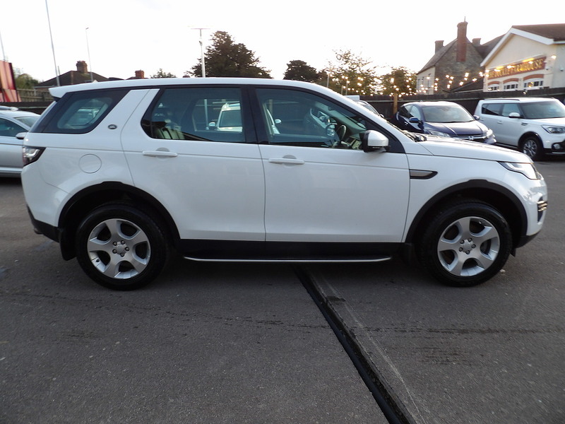 Used Land Rover Discovery Sport 2016 for sale - 76339750: Photo 6
