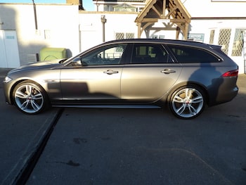 Used Jaguar XF 2018 for sale - 76618298: Photo