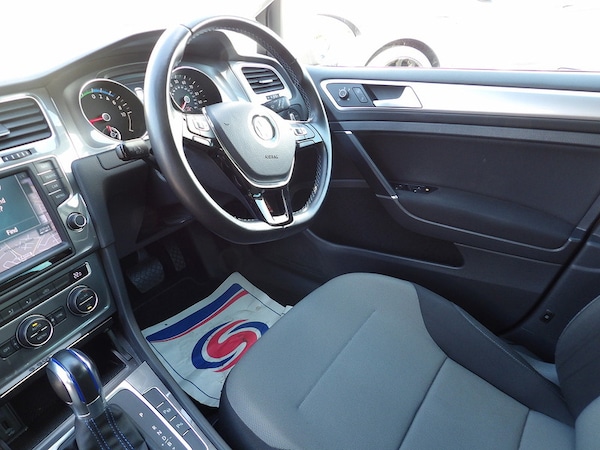 Used Volkswagen Golf 2015 for sale - 76308052: Photo 24