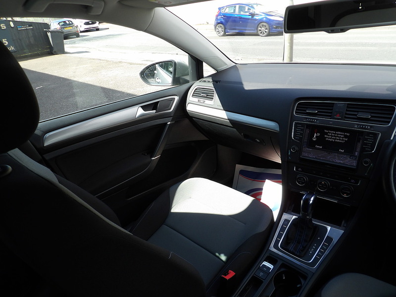 Used Volkswagen Golf 2015 for sale - 76308052: Photo 38