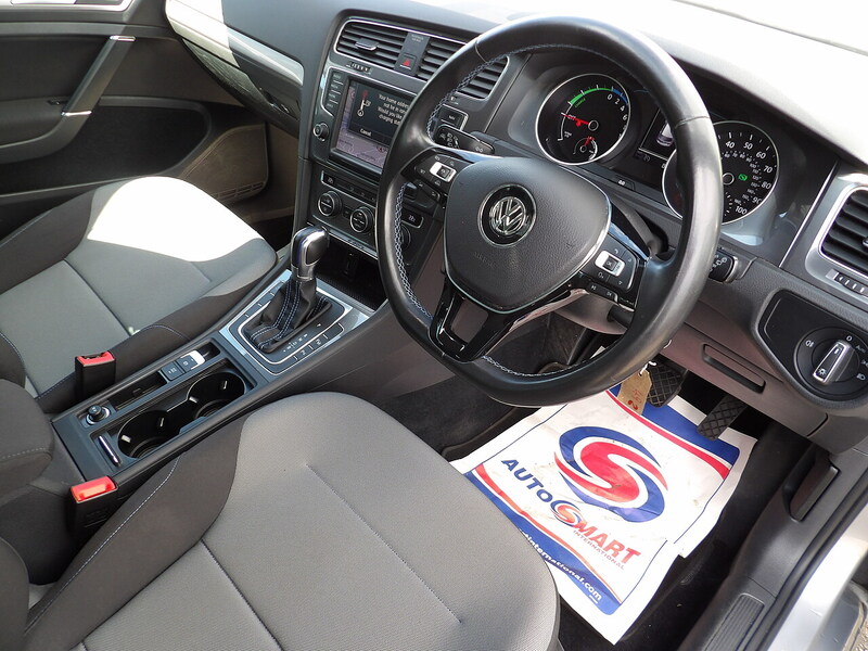 Used Volkswagen Golf 2015 for sale - 76308052: Photo 41