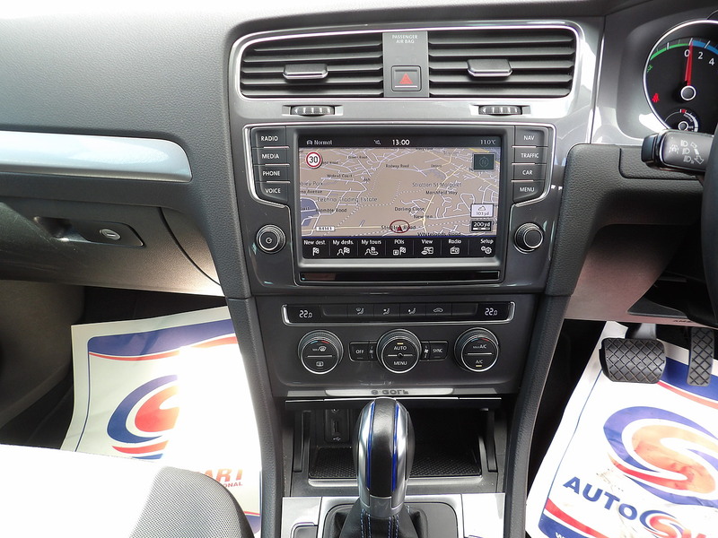 Used Volkswagen Golf 2015 for sale - 76308052: Photo 51