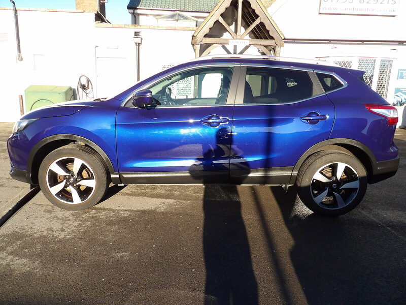 Used Nissan Qashqai 2017 for sale - 76798821: Photo 2