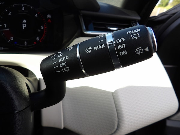 Used Land Rover Range Rover Velar 2017 for sale - 76299780: Photo 68