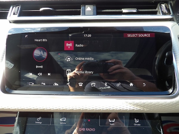 Used Land Rover Range Rover Velar 2017 for sale - 76299780: Photo 75