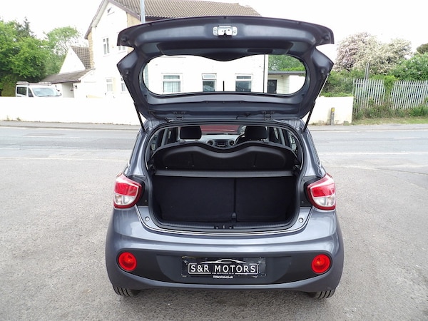Used Hyundai i10 2019 for sale - 76299784: Photo 36