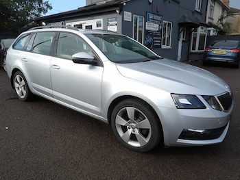 Used Skoda Octavia 2020 for sale - 76308102: Photo