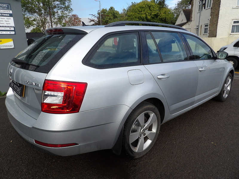 Used Skoda Octavia 2020 for sale - 76308102: Photo 4