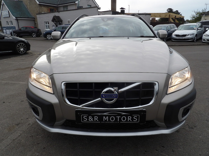 Used Volvo XC70 2011 for sale - 76308127: Photo 2
